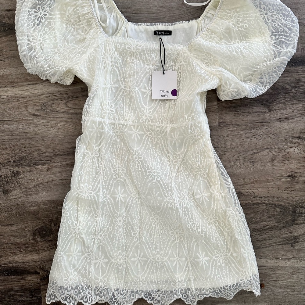 NWT White Lace Dress by Very J